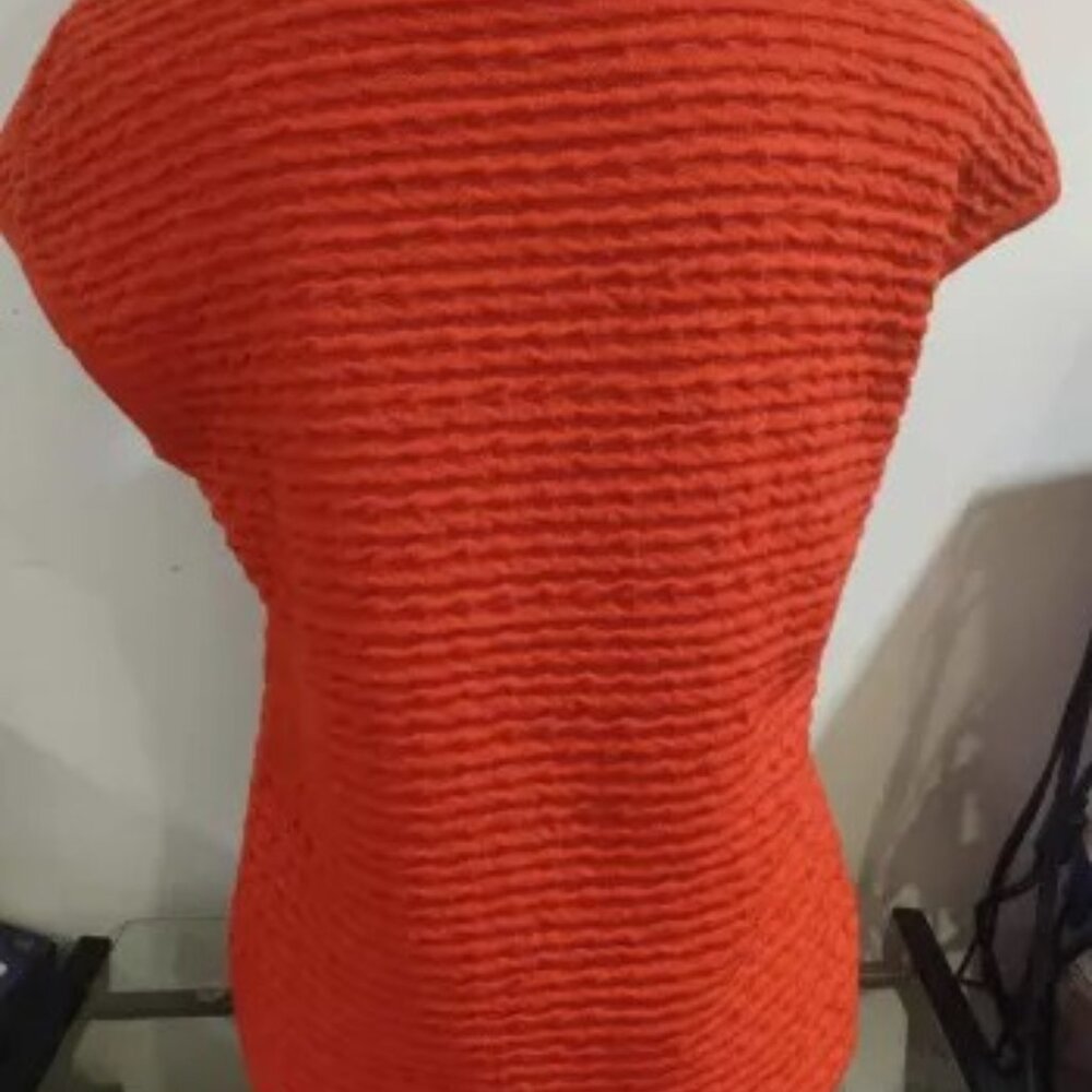 Woman's Sleveless Shirt - Picture 3 of 7